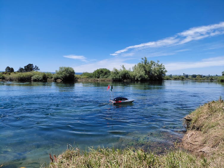 A radio-controlled jet boat with mapping sensors has dissolved carbon dioxide concentrations in the Waikato River.